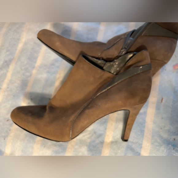 Women’s Ankle Boots - Picture 2 of 5